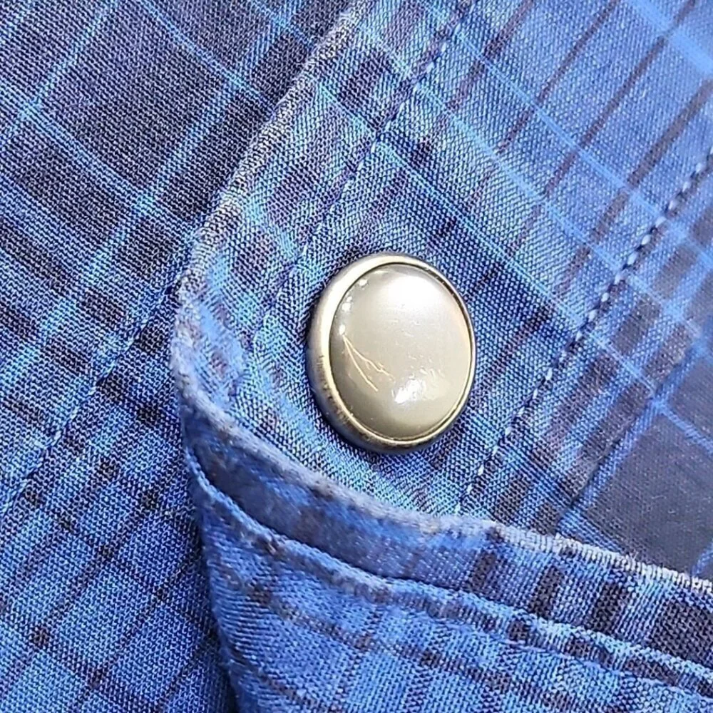 Banana Republic Pearl Snap Shirt Men's L Navy‎ Blue Plaid Long Sleeve EUC LN